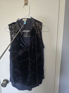 Velvet Sleeveless Sequin Shoulder Blouse - Blue